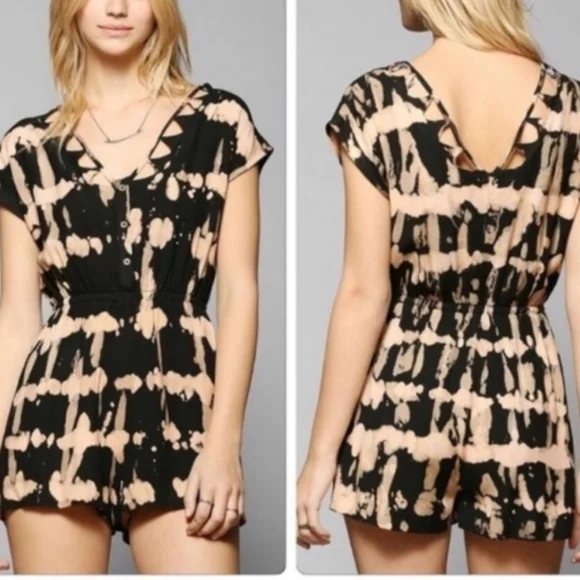 Ecote Eden Women's Tye-Dye Romper - Picture 2 of 11